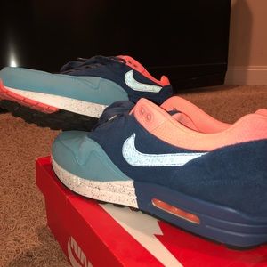 Air Max 1 Gamma Blue/Atomic Pink